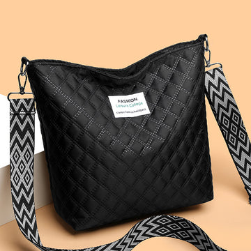 Fashion Quilted Shoulder Diamond Lattice Letter Label Large-capacity Crossbody Bag